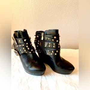 BCBG wedge booties black gold studs 8M 38